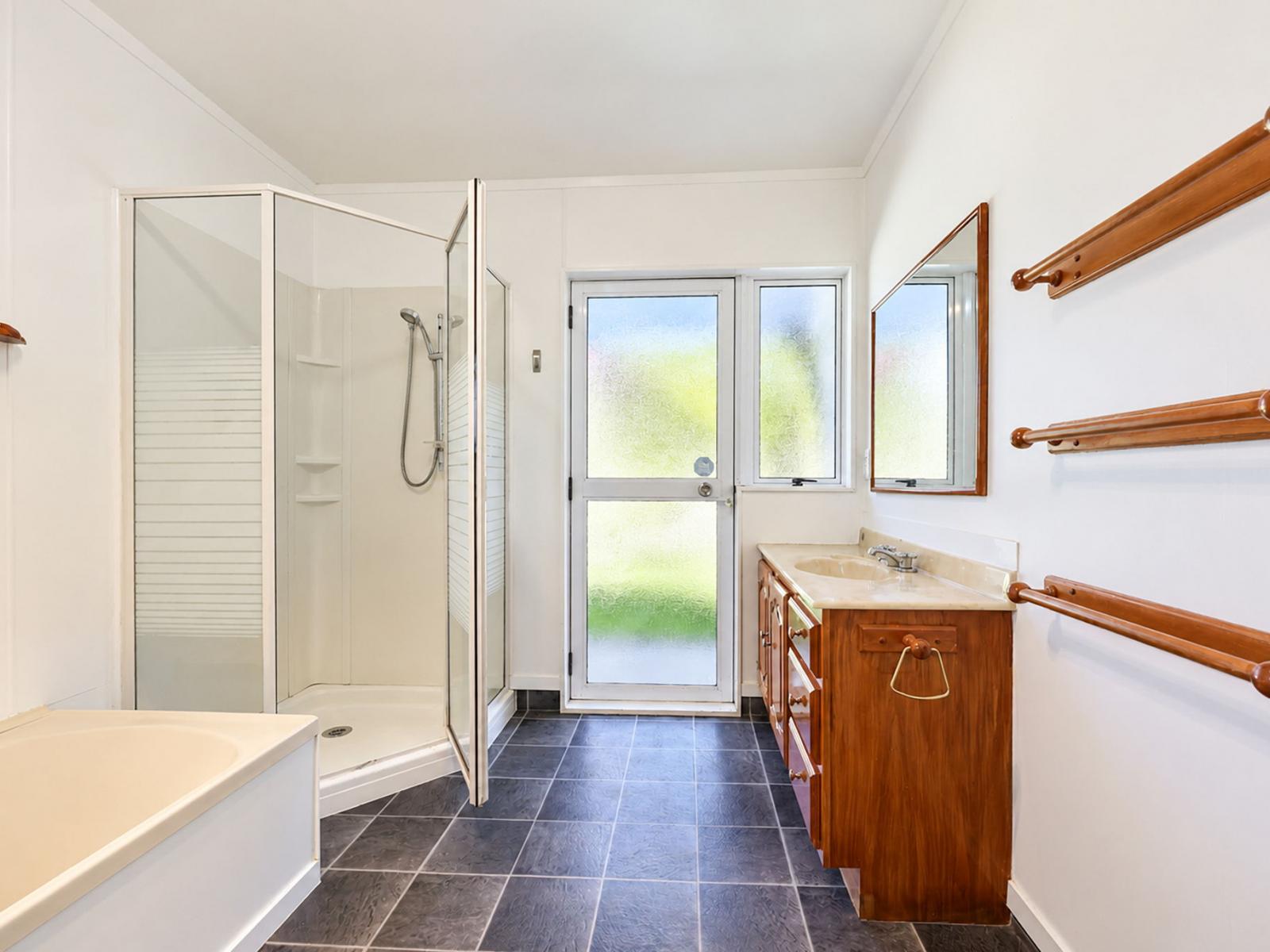 199 Devon Street West, Pomare