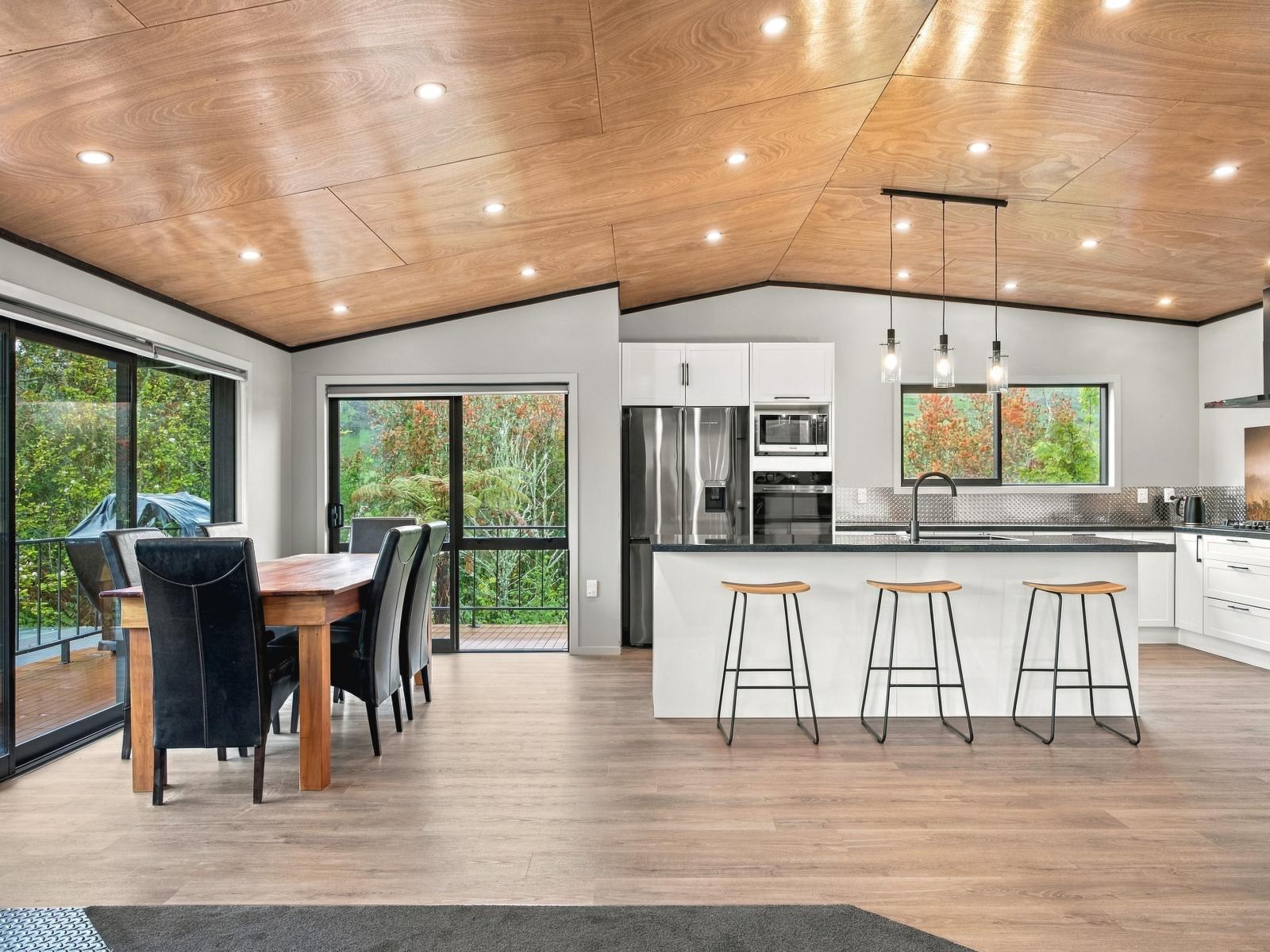3434 State Highway 4, Aria
