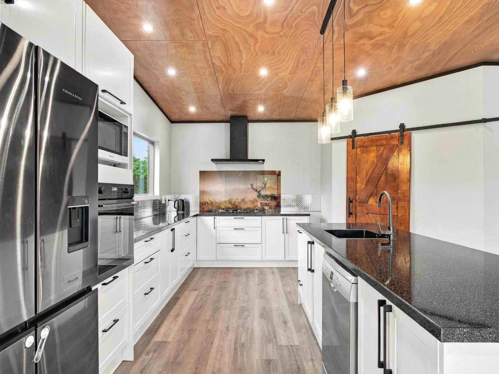 3434 State Highway 4, Aria