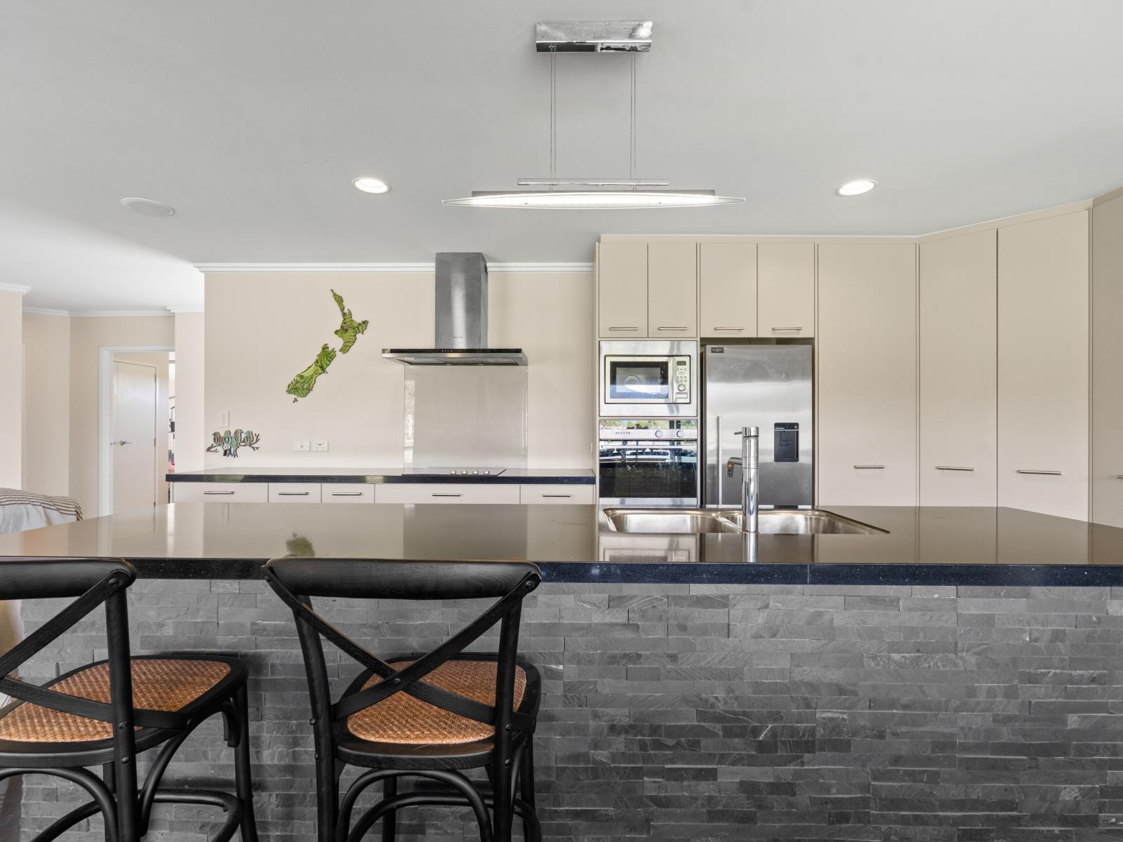 1484 Egmont Road, Egmont Village