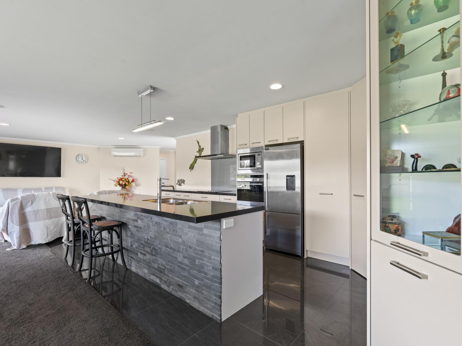 1484 Egmont Road, Egmont Village