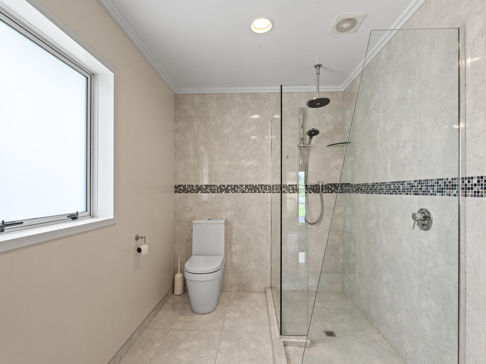 1484 Egmont Road, Egmont Village