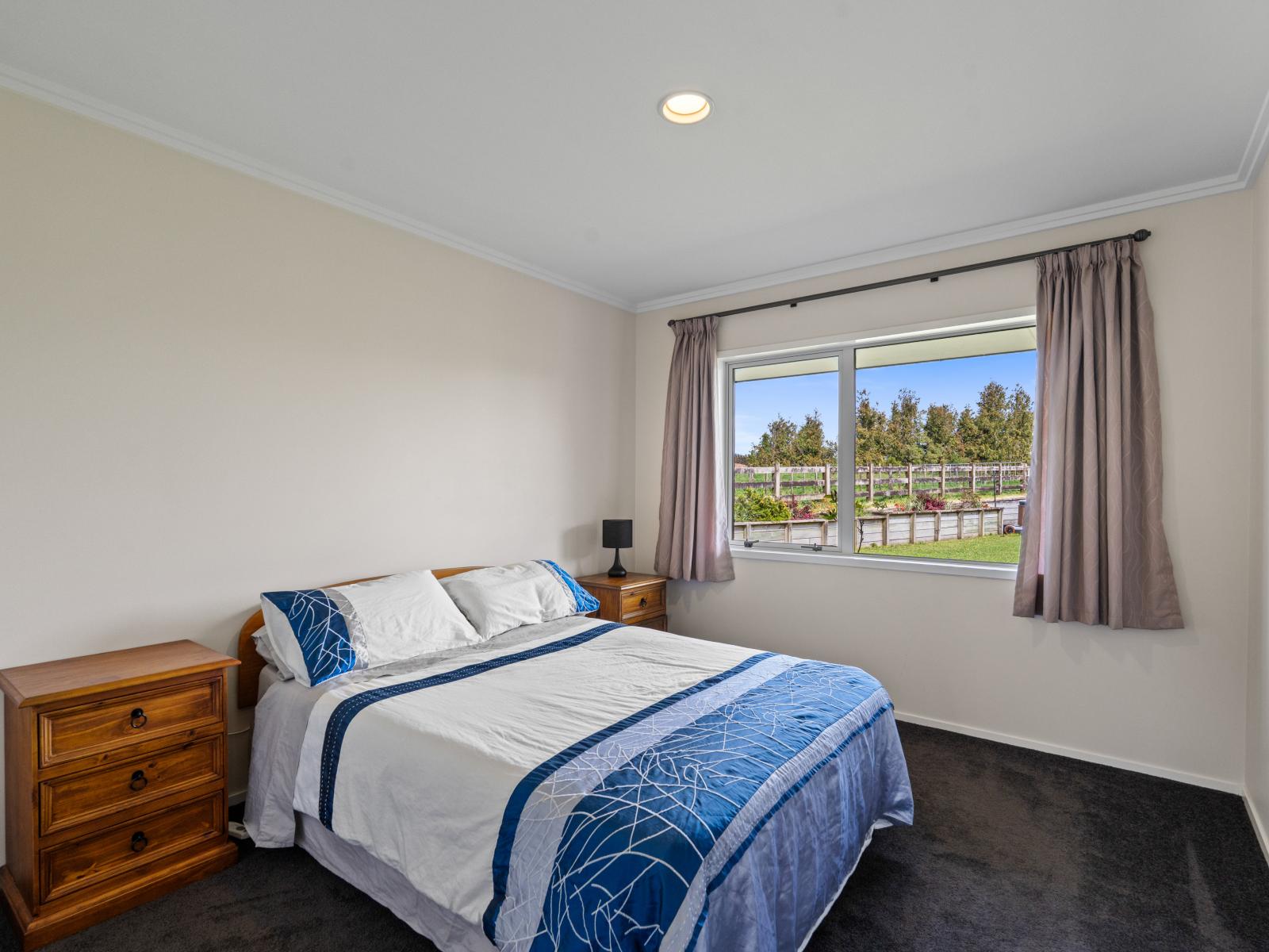 1484 Egmont Road, Egmont Village