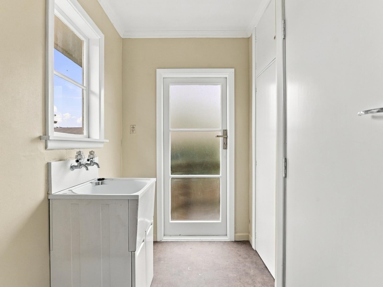 17 Devon Road, Springvale