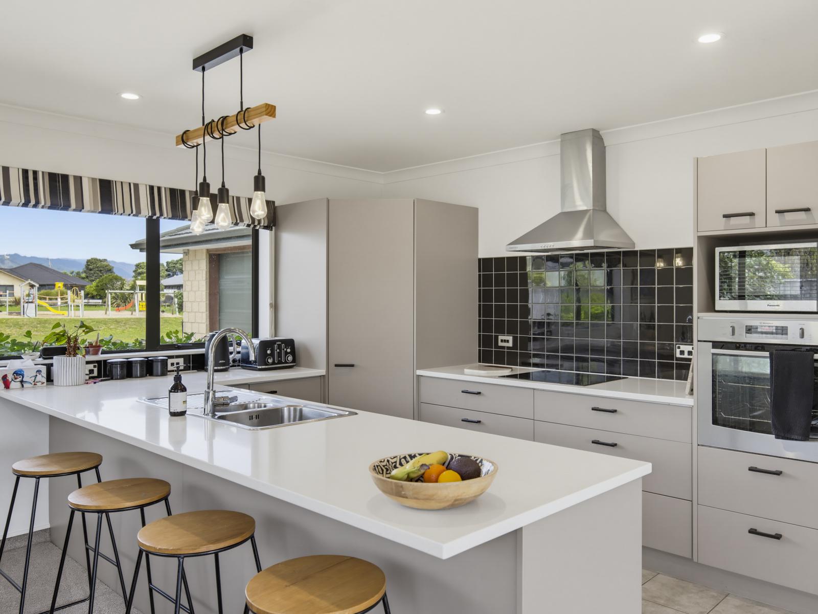 1 William Noel Place, Waikanae Beach