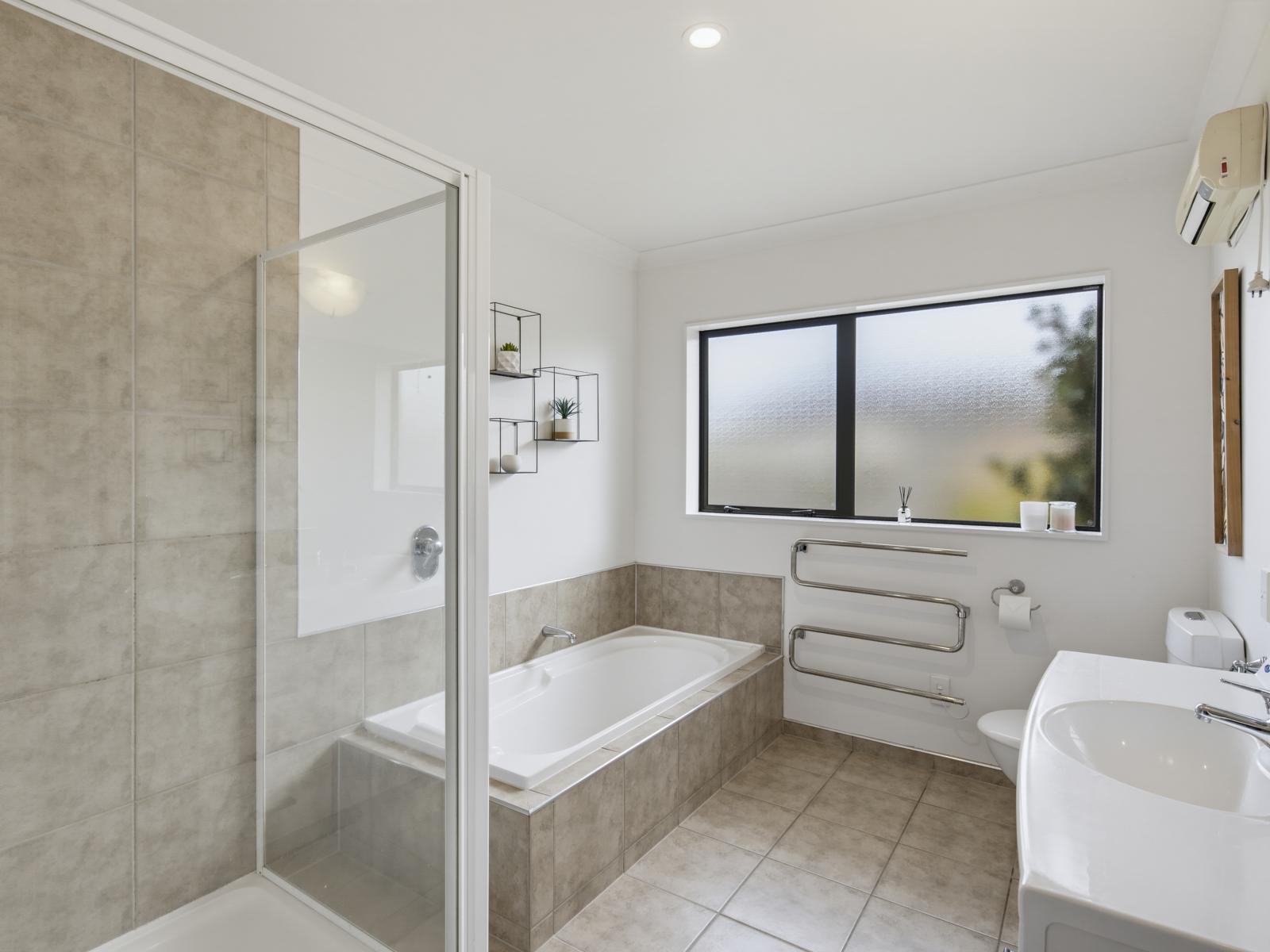 1 William Noel Place, Waikanae Beach