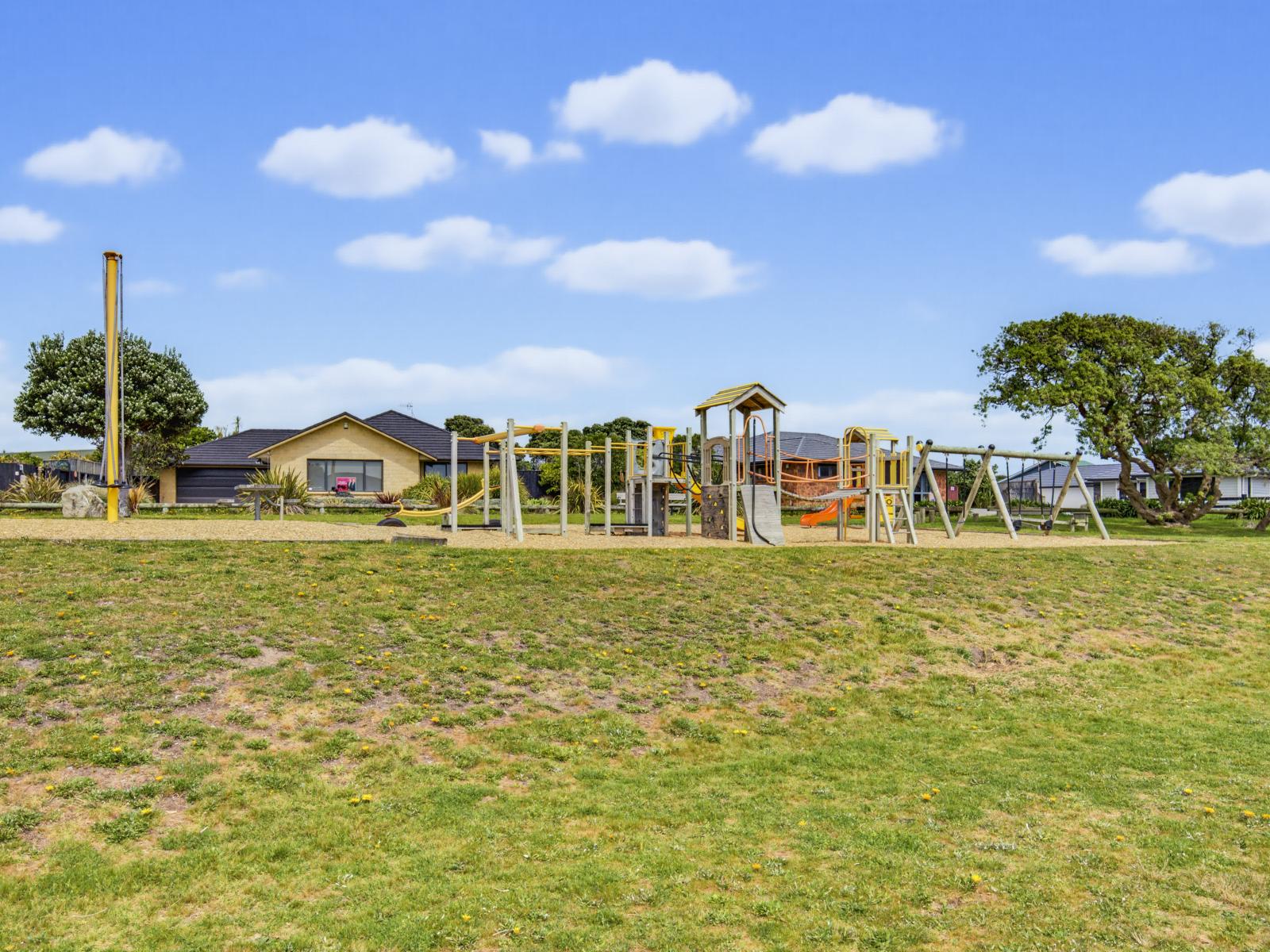 1 William Noel Place, Waikanae Beach