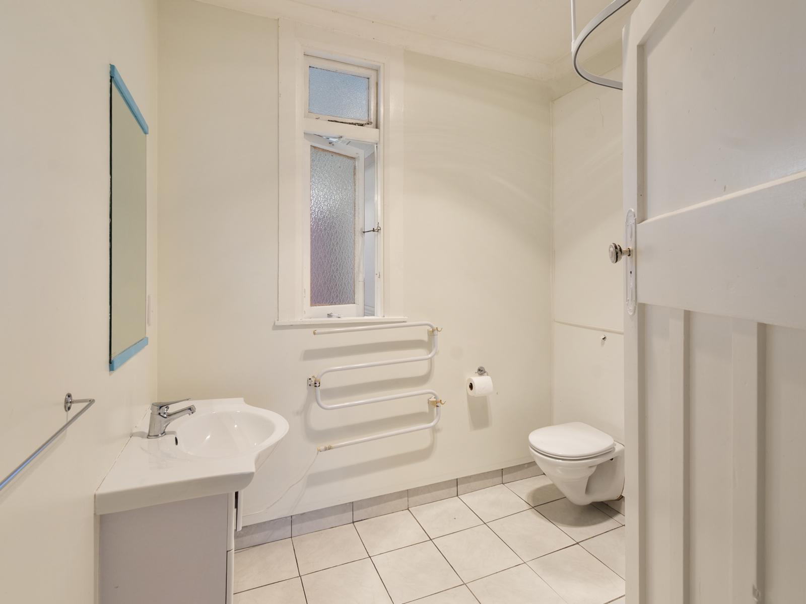 81a Linton Street, West End