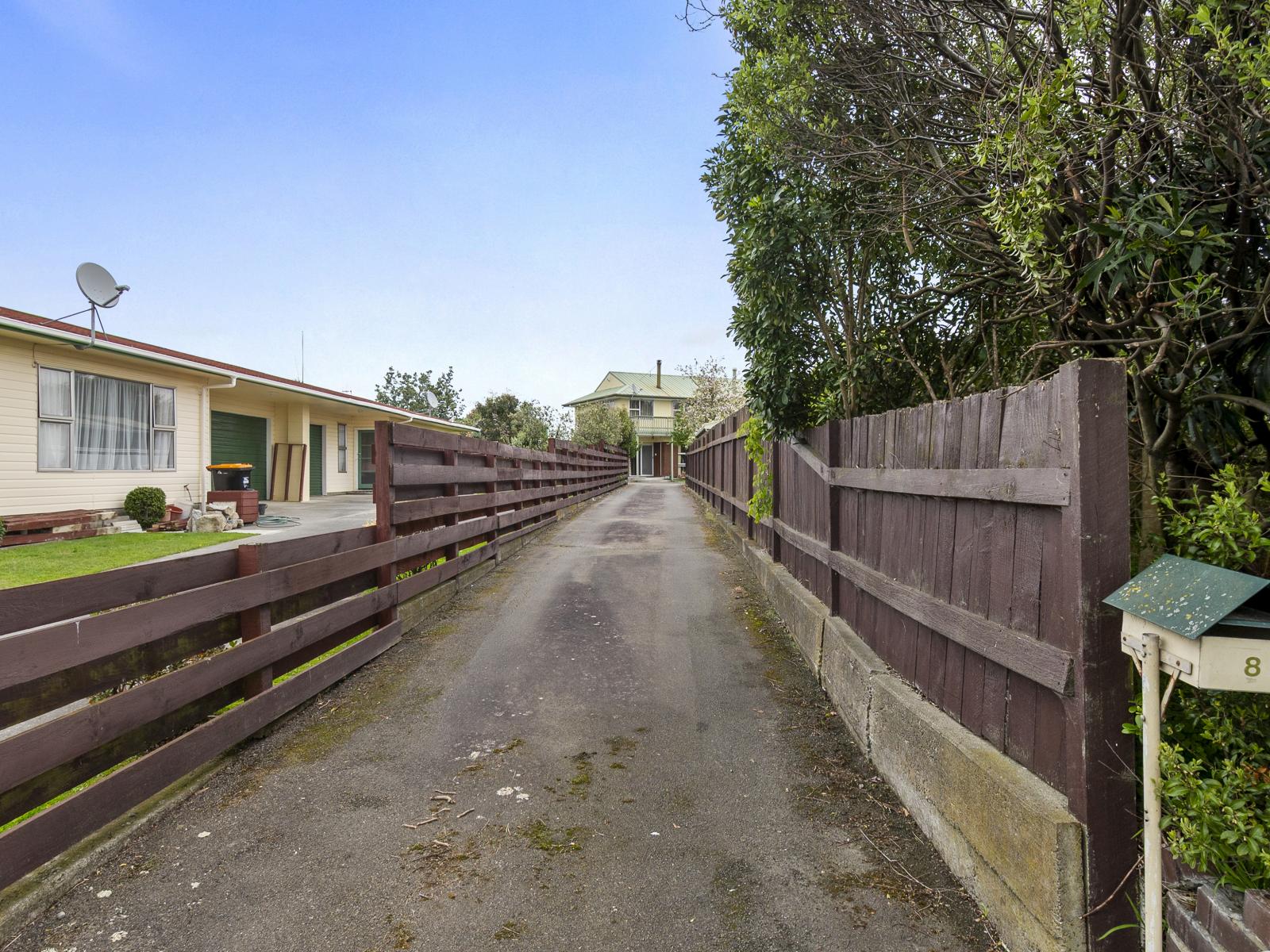 8 Dunk Place, Milson