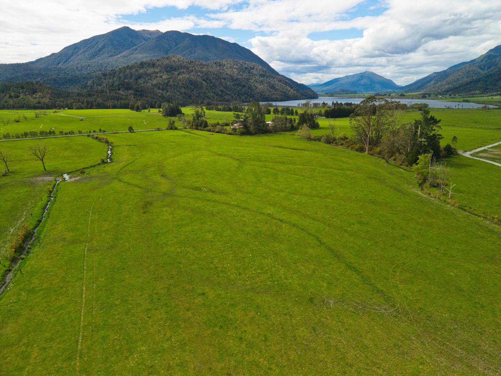 2699 Lake Brunner Road, Inchbonnie