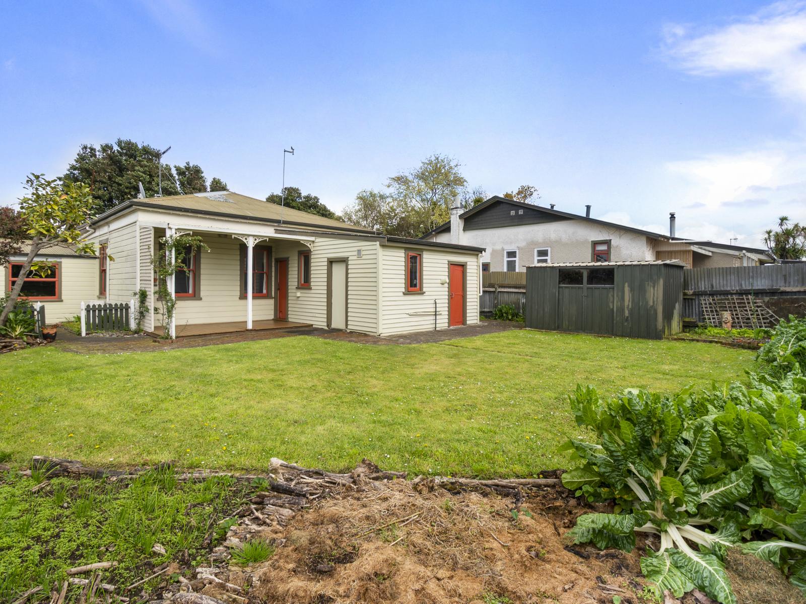127 Linton Street, West End