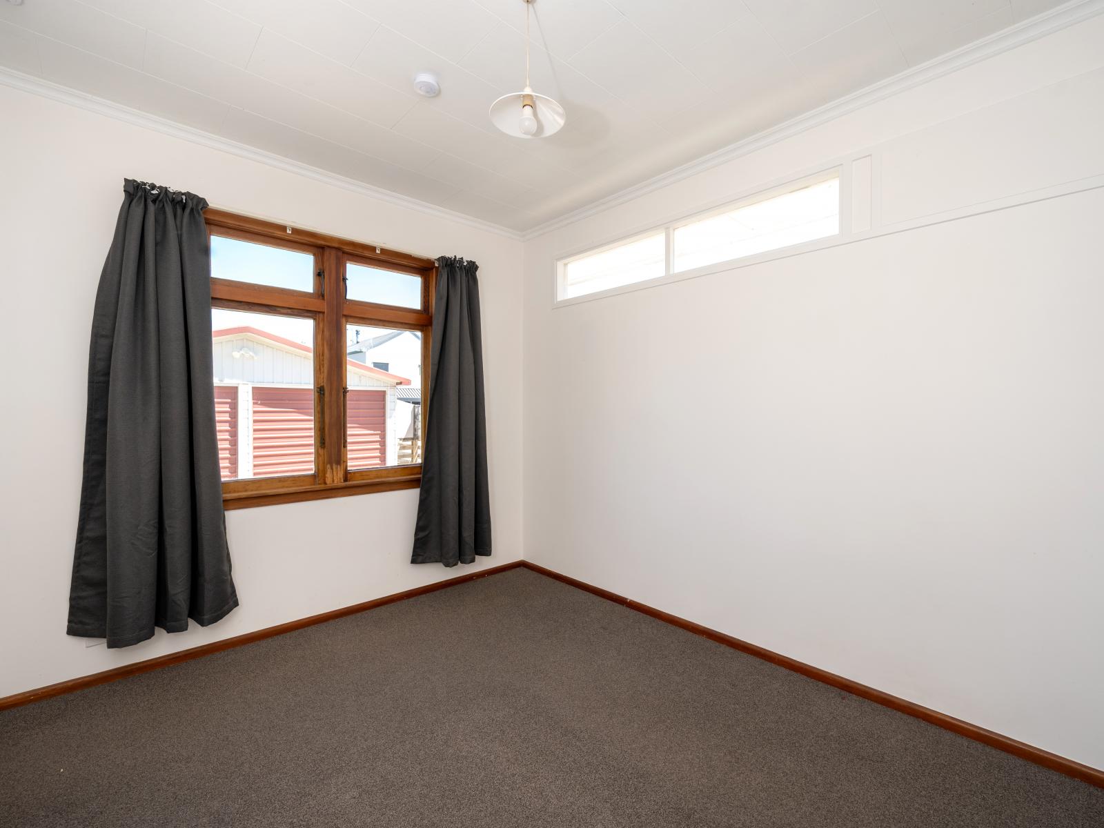 209 Leo Street, Akina