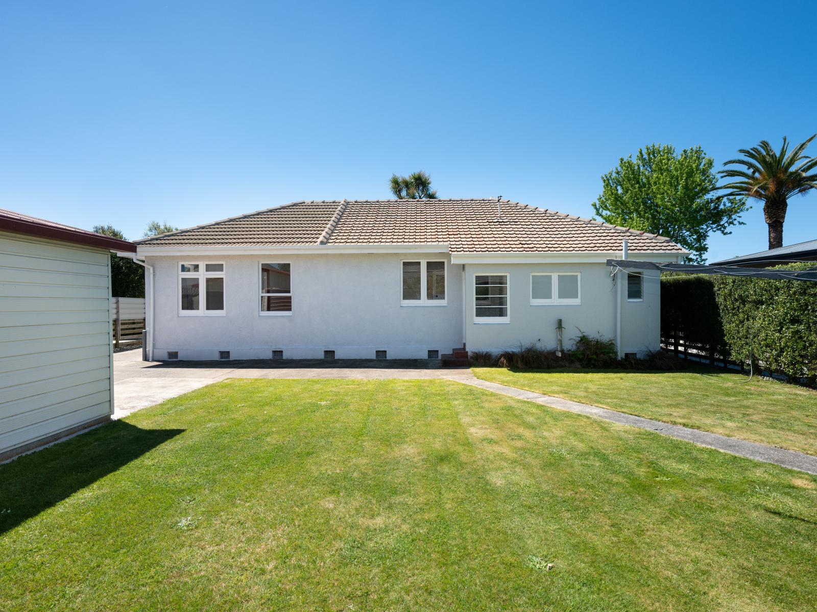 209 Leo Street, Akina