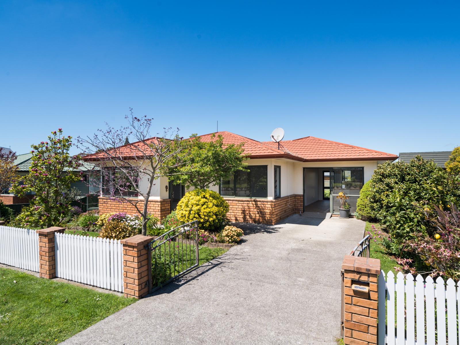 7 Saint Johns Close (off West Street), Feilding