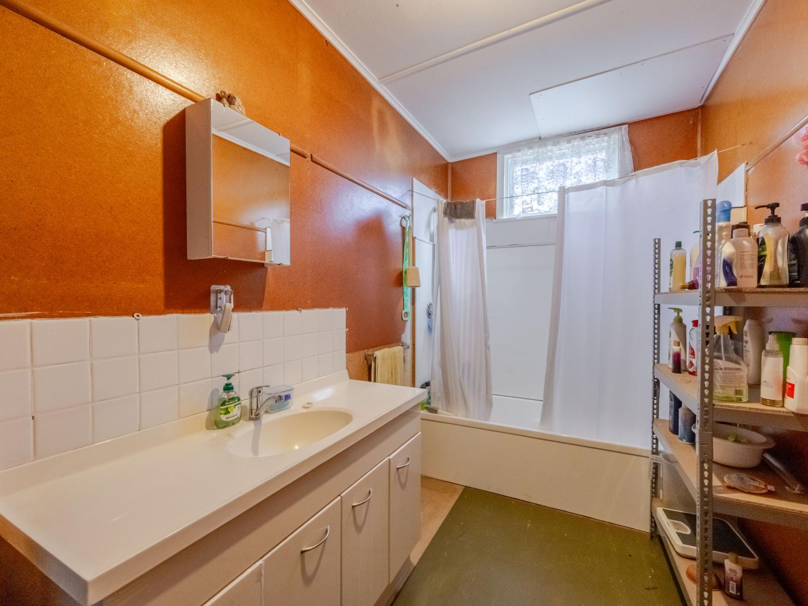 27 Bird Road, Wallingford