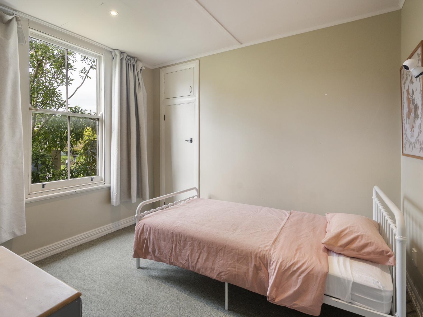 111 Cook Street, West End