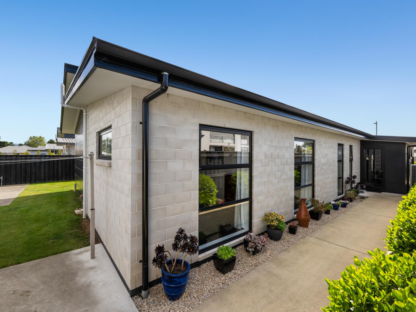 20 Corsair Crescent, Burleigh
