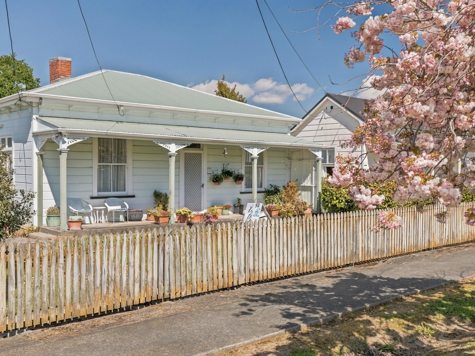40 Paraekaretu Street, Hunterville