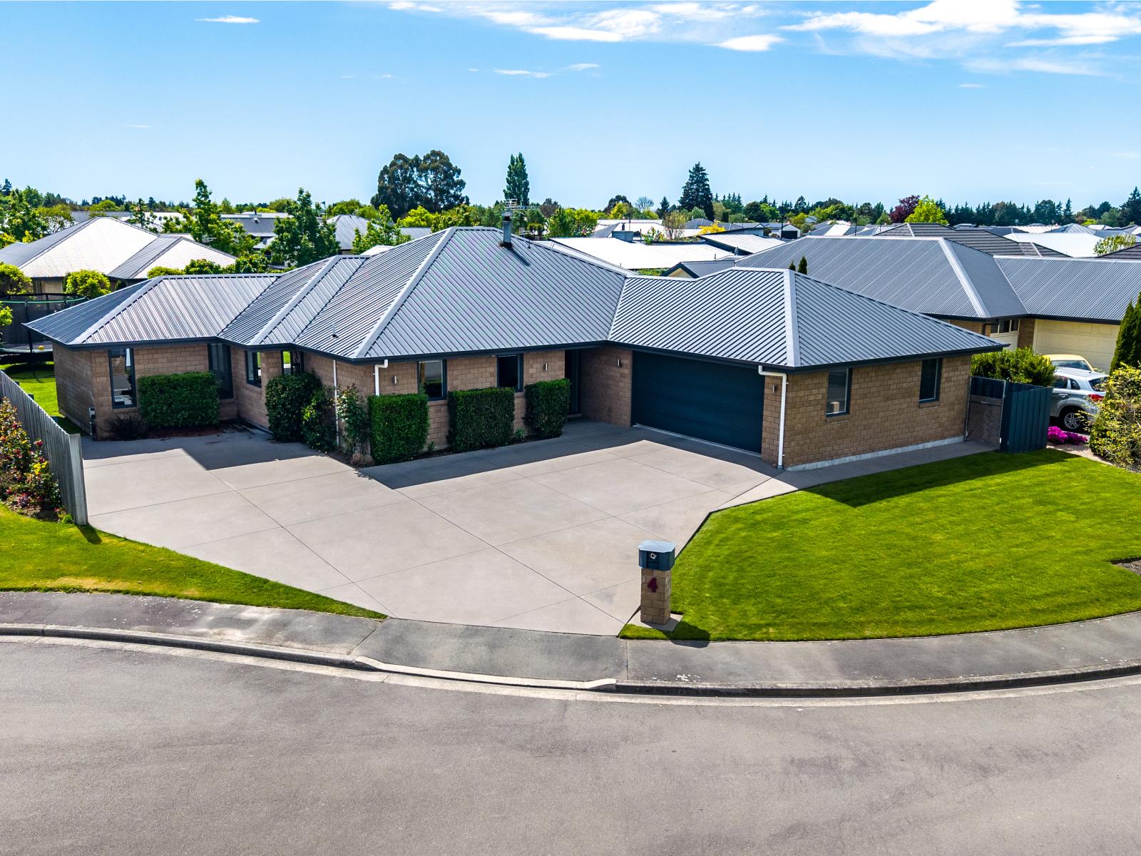4 Goldrich Grove, Netherby