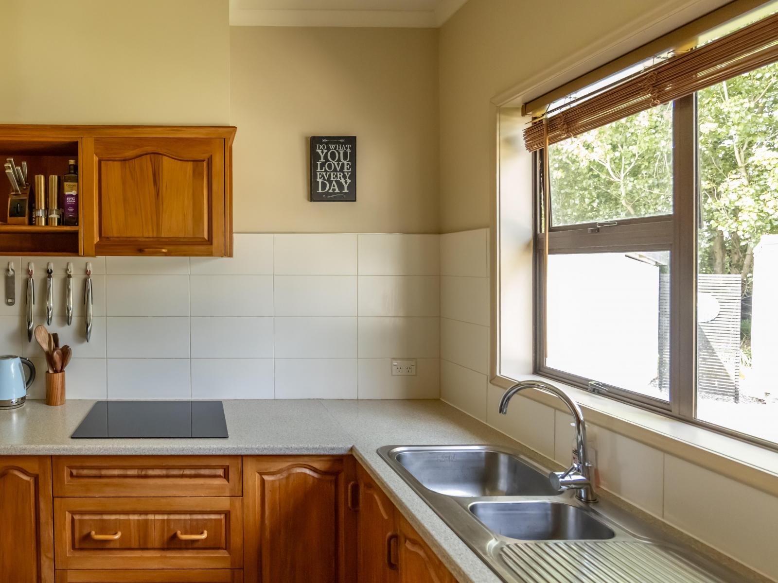 1A A'court Street, Sanson