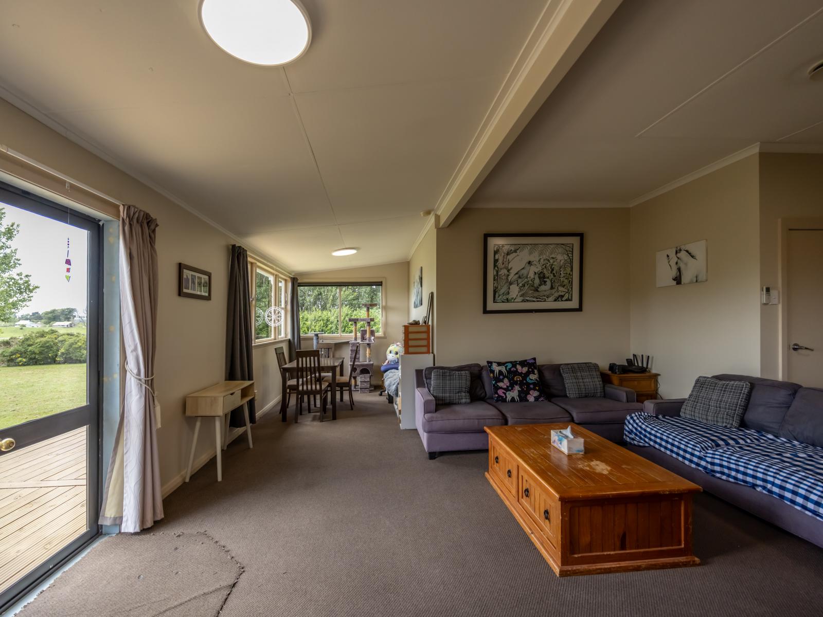 1A A'court Street, Sanson