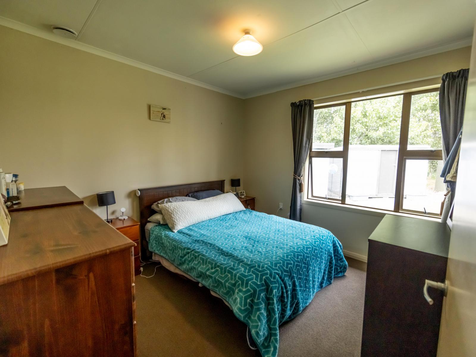 1A A'court Street, Sanson