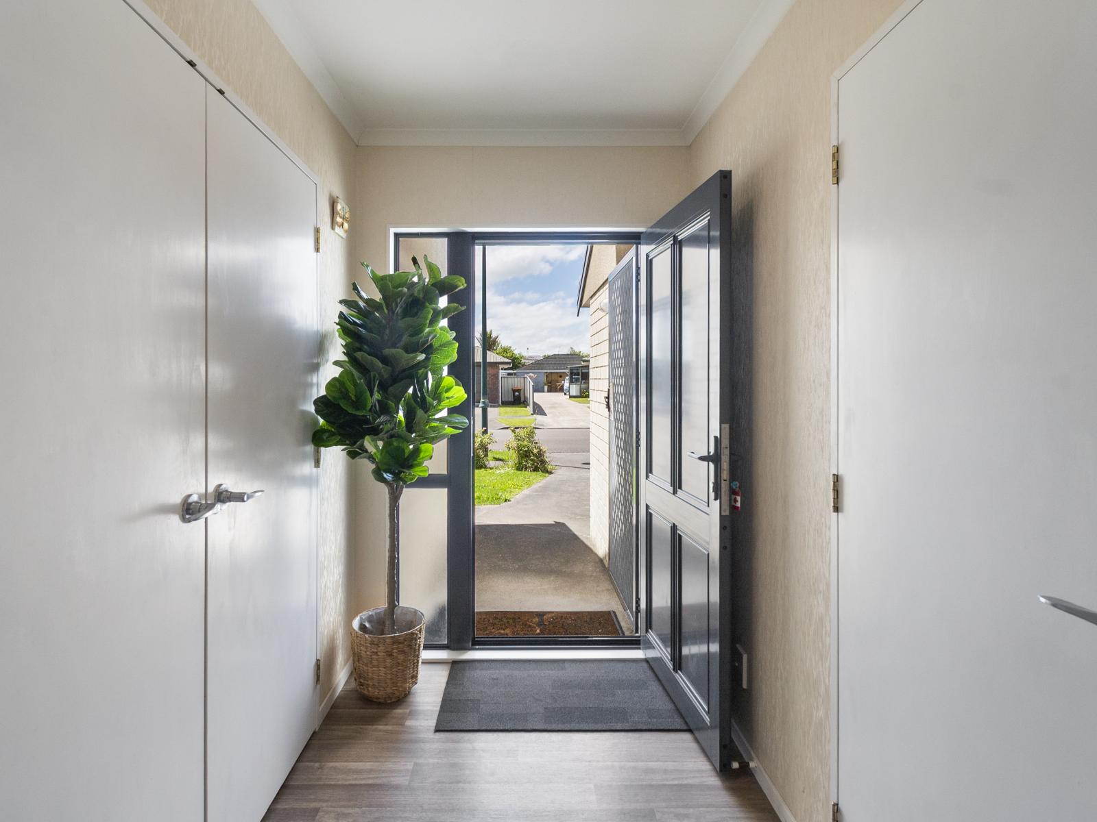 5 Lancewood Lane, Roslyn