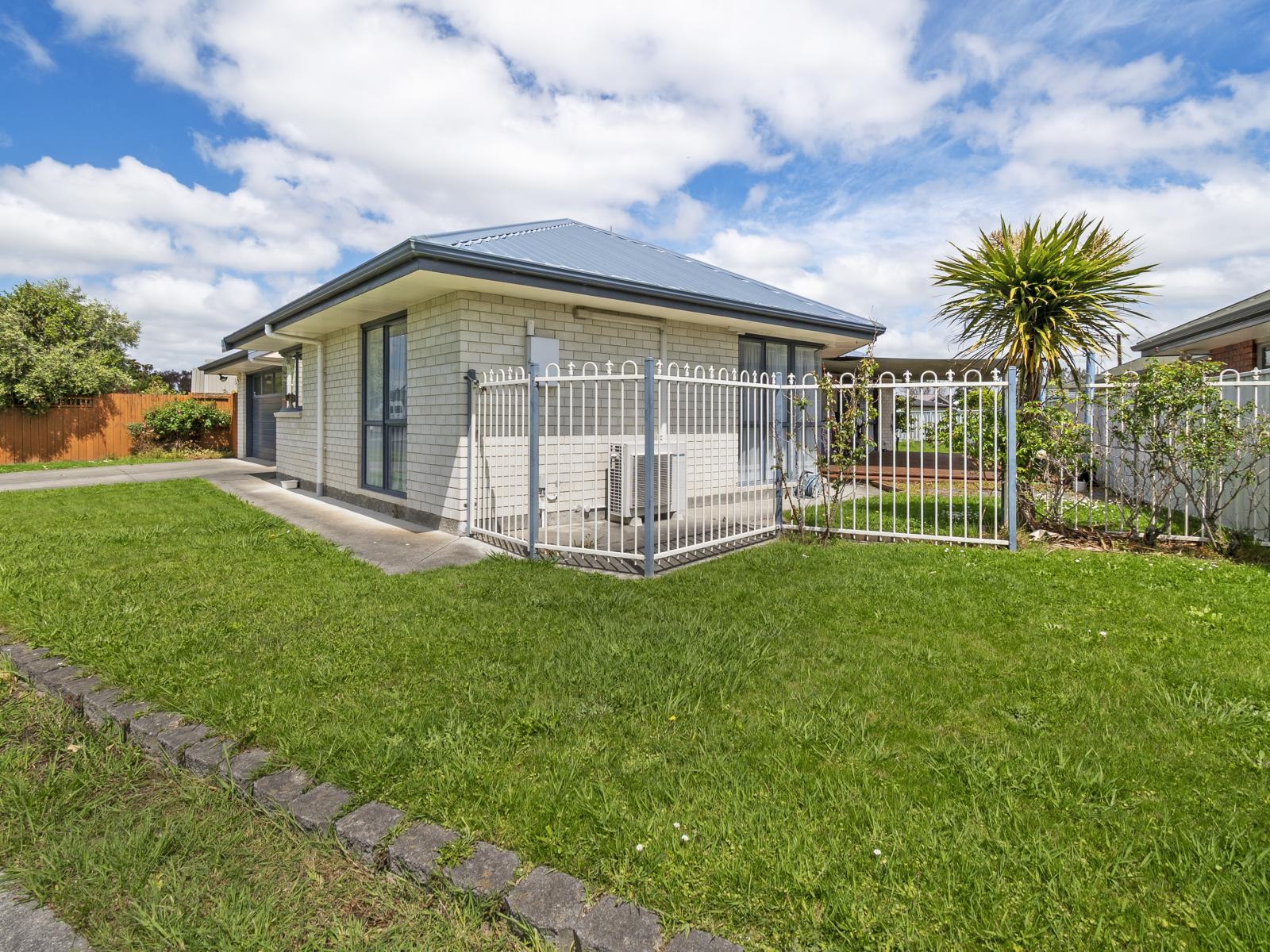 5 Lancewood Lane, Roslyn