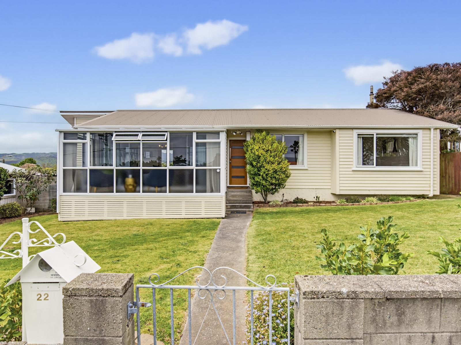 22 Gray Avenue, Paraparaumu Beach