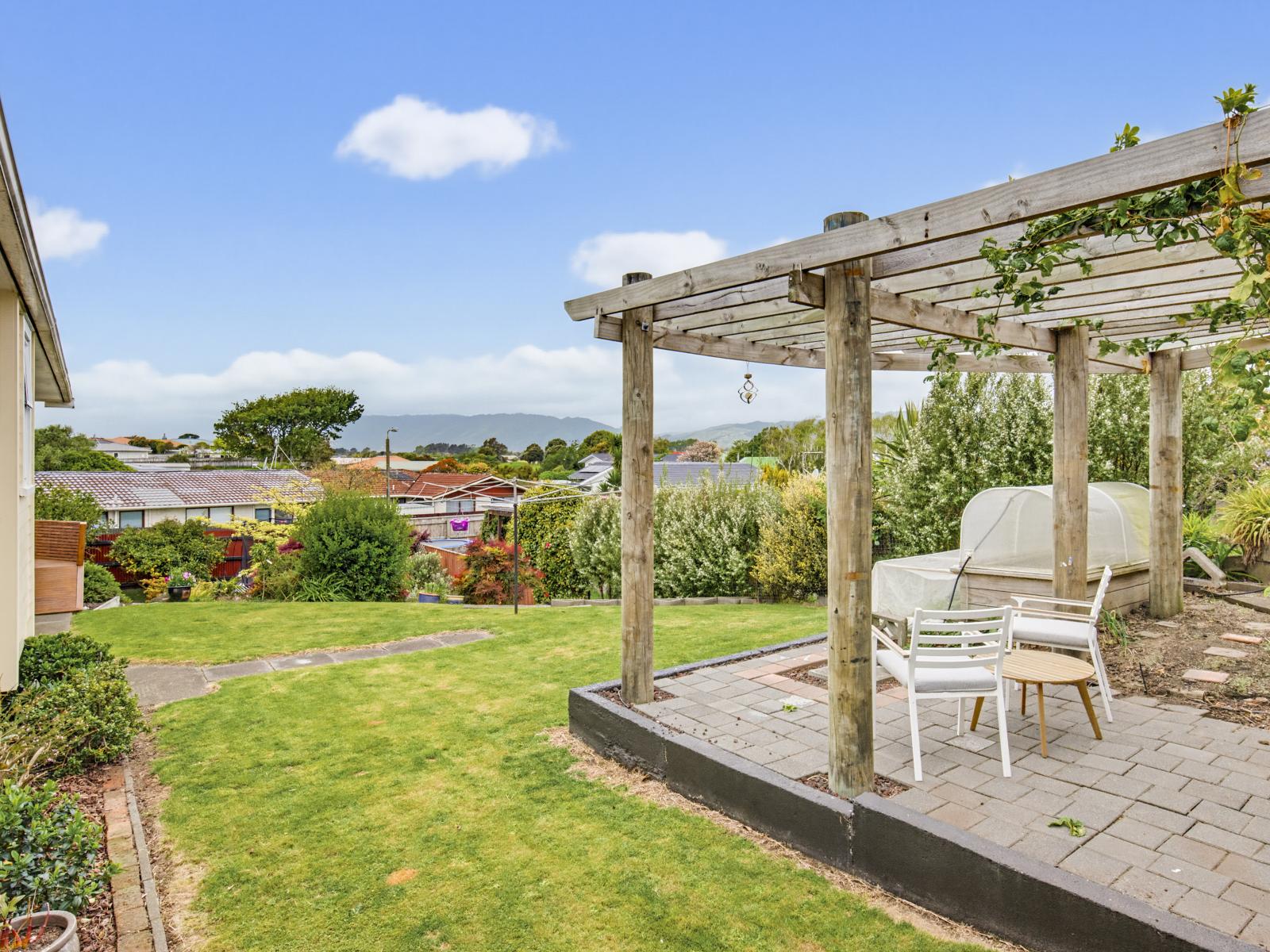 22 Gray Avenue, Paraparaumu Beach