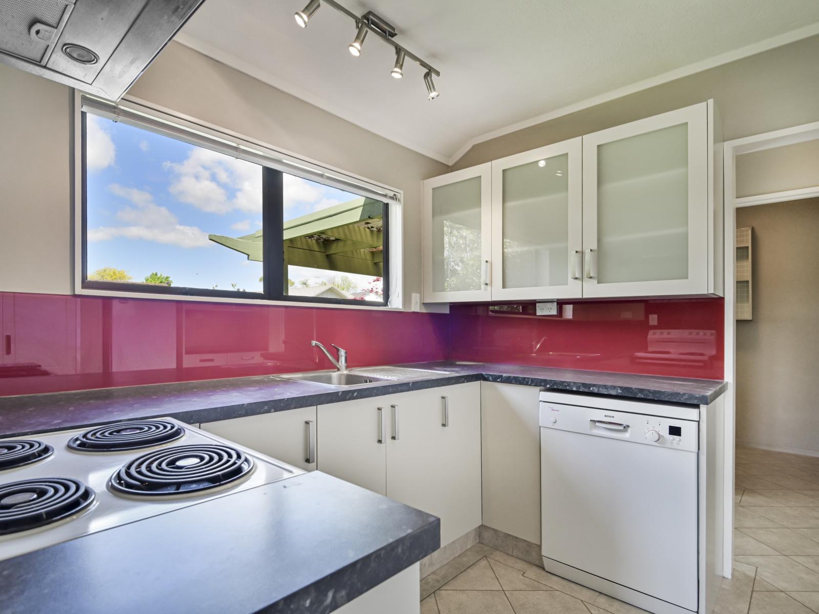 6 Grant Street, Havelock North