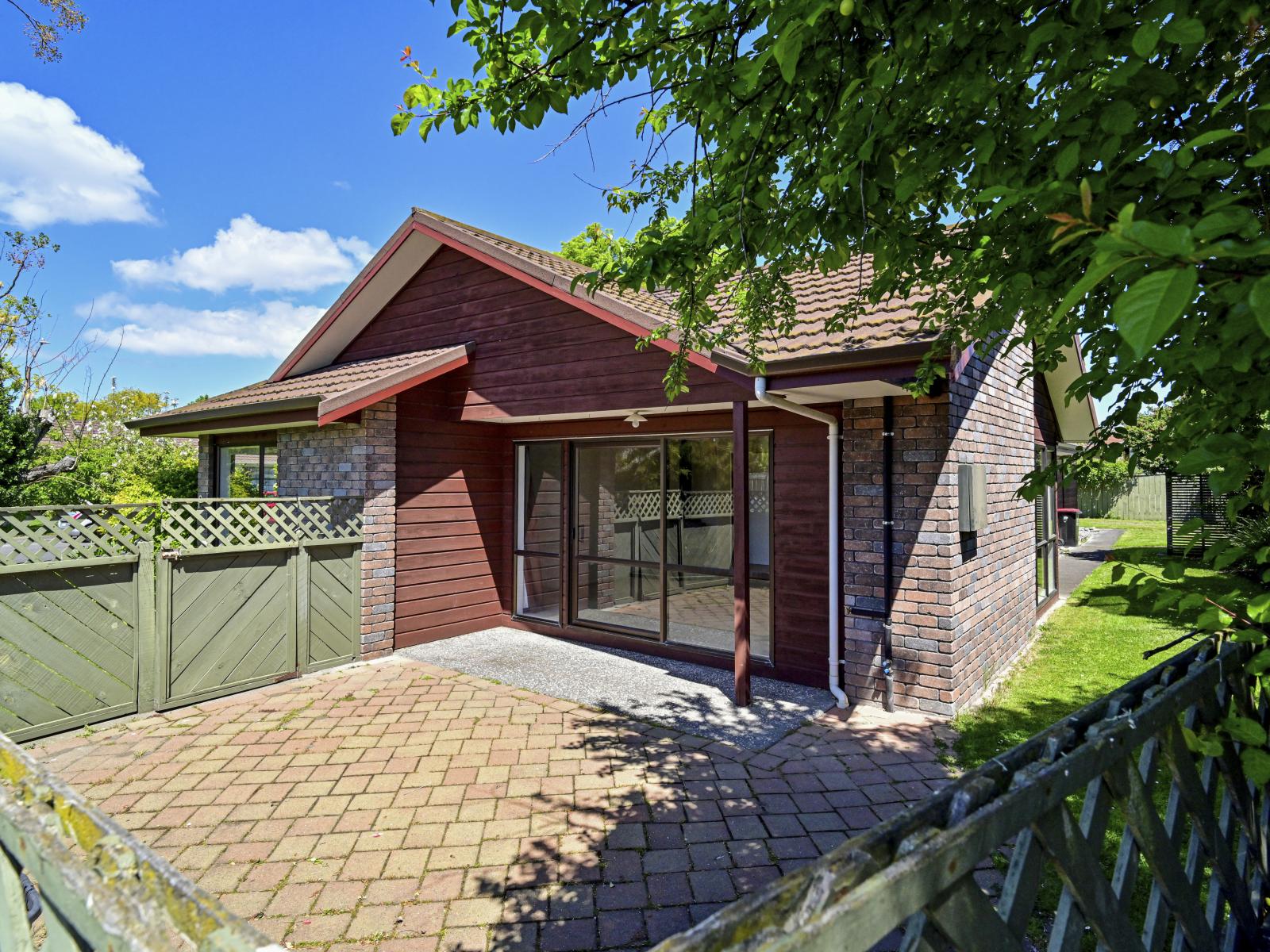 6 Grant Street, Havelock North