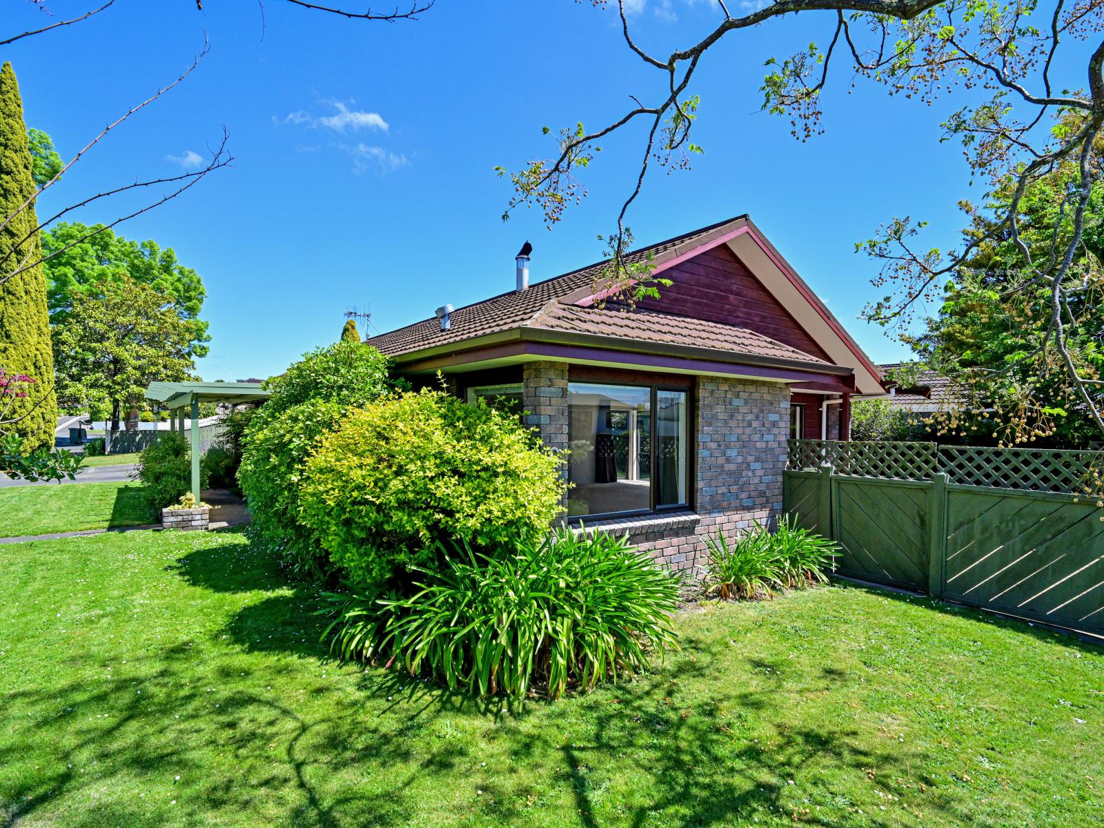 6 Grant Street, Havelock North