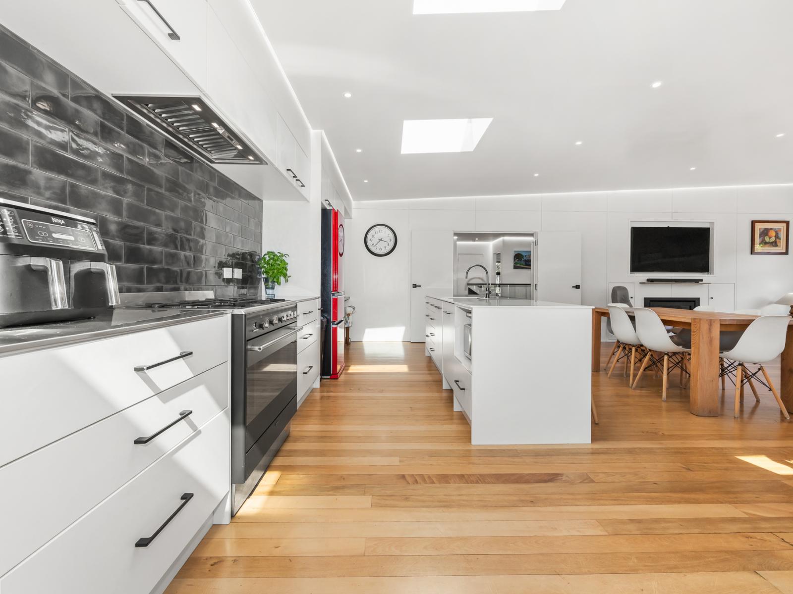 3 Glen Road, Raumati South