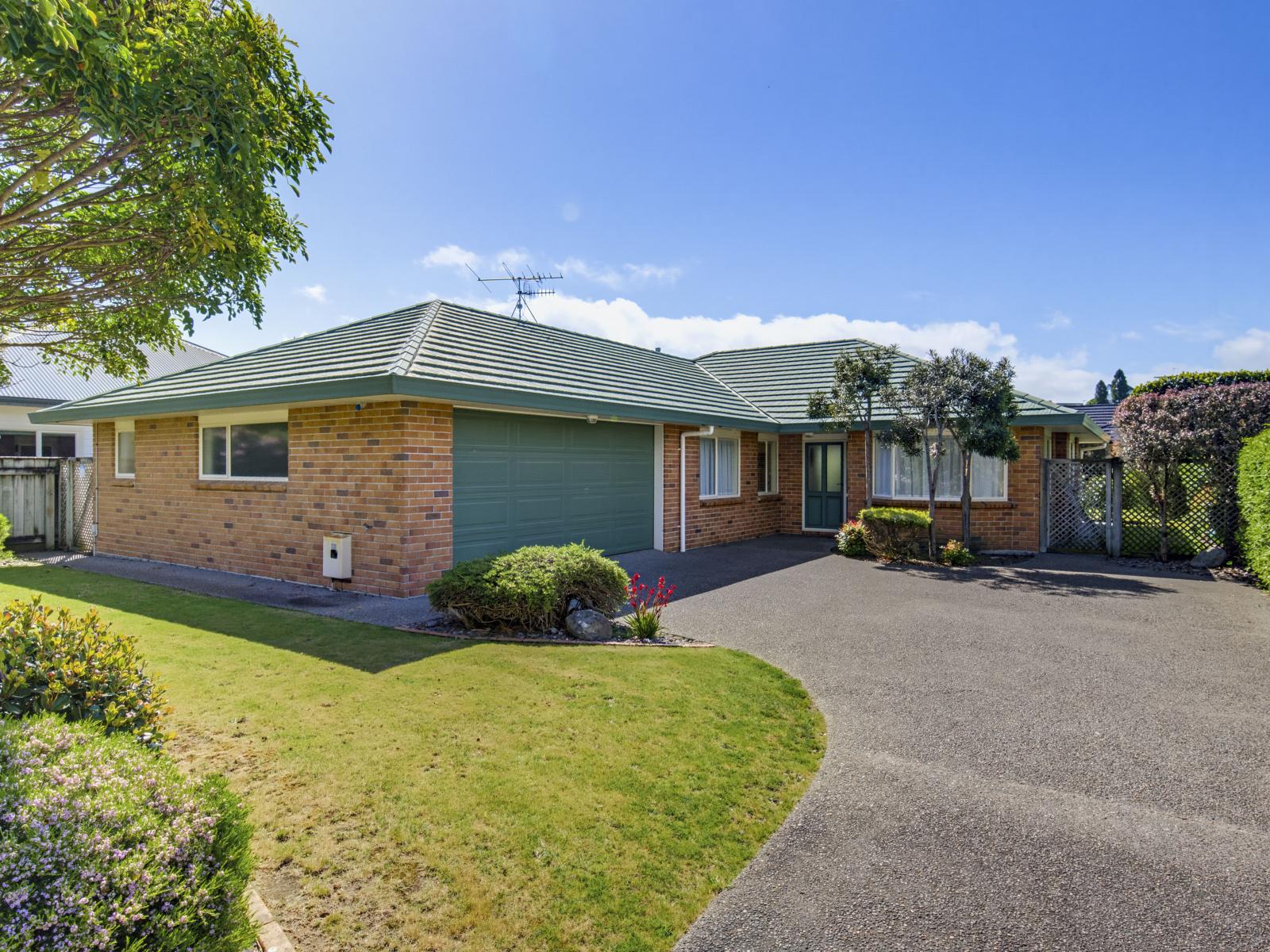 77 Weggery Drive, Waikanae Beach