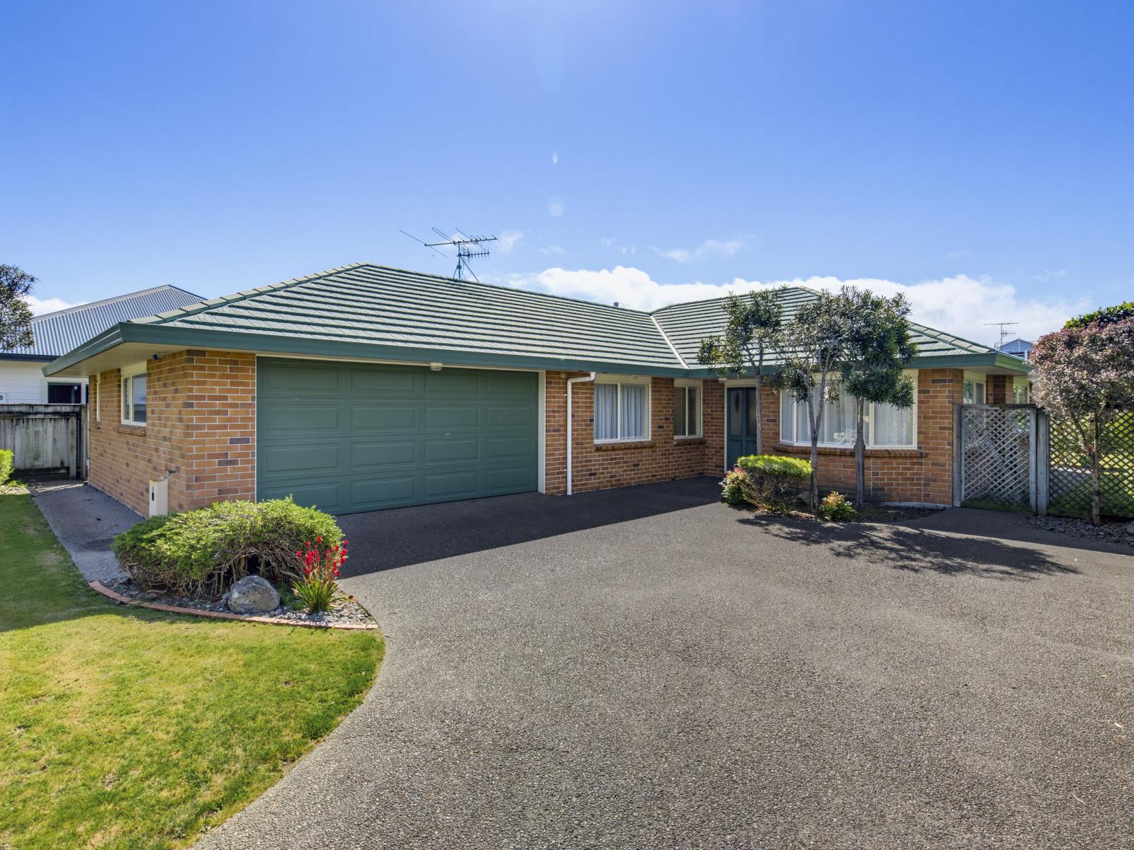 77 Weggery Drive, Waikanae Beach