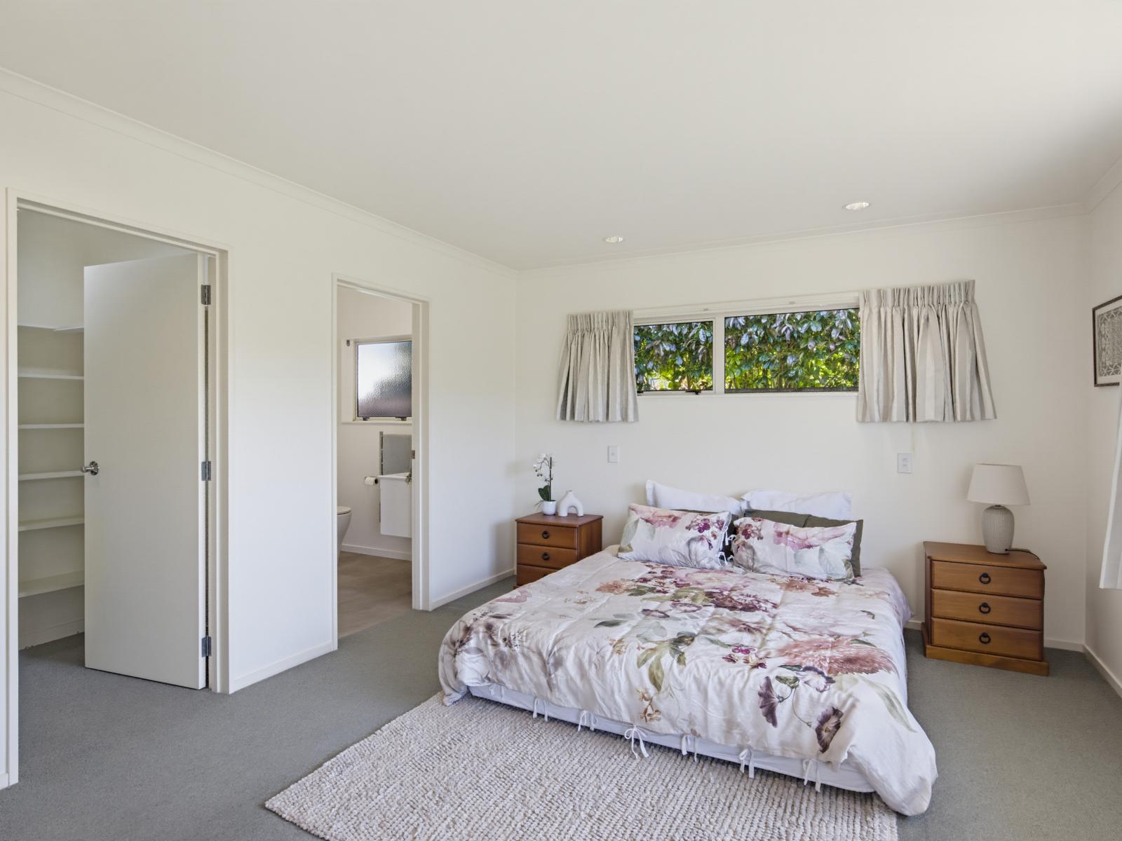 77 Weggery Drive, Waikanae Beach