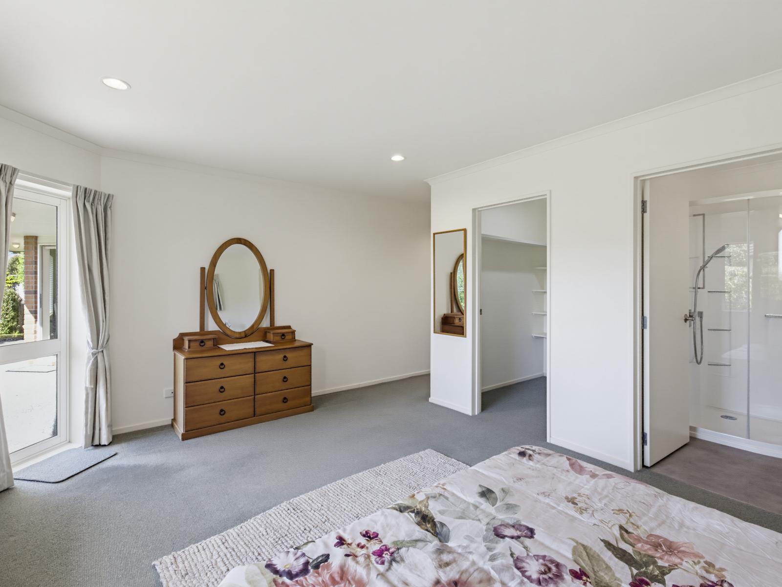 77 Weggery Drive, Waikanae Beach