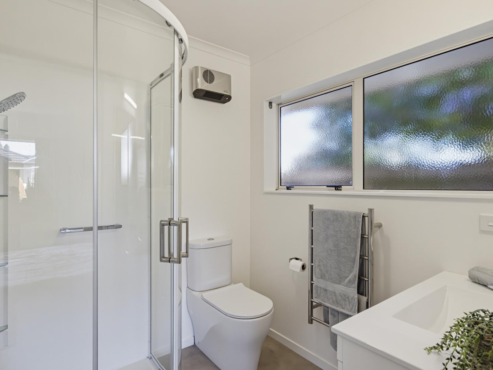 77 Weggery Drive, Waikanae Beach