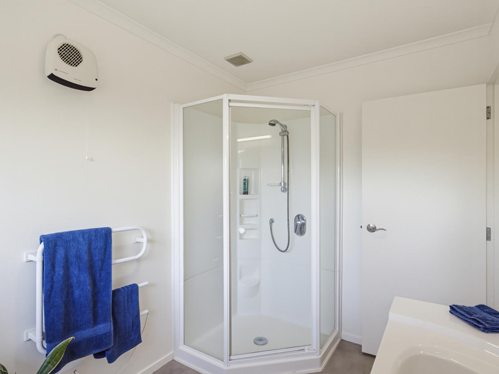 77 Weggery Drive, Waikanae Beach