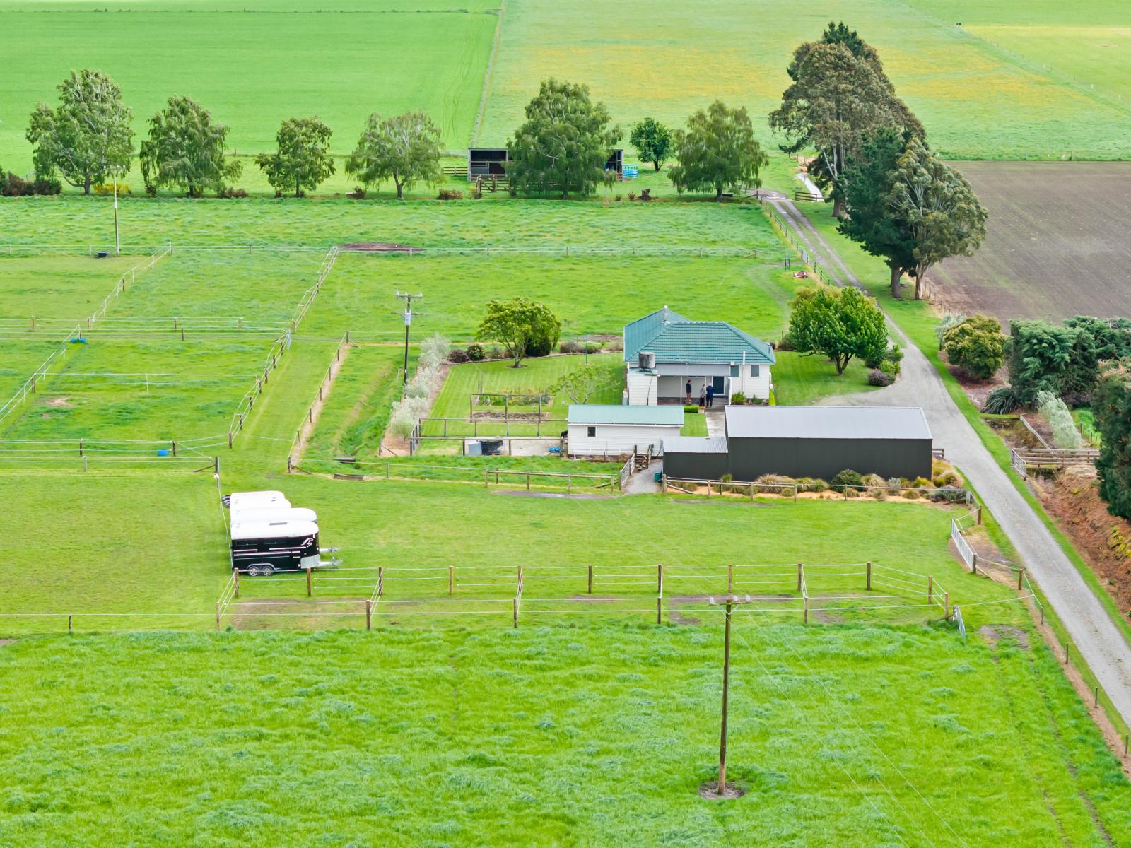 202 Fords Road, Willowby