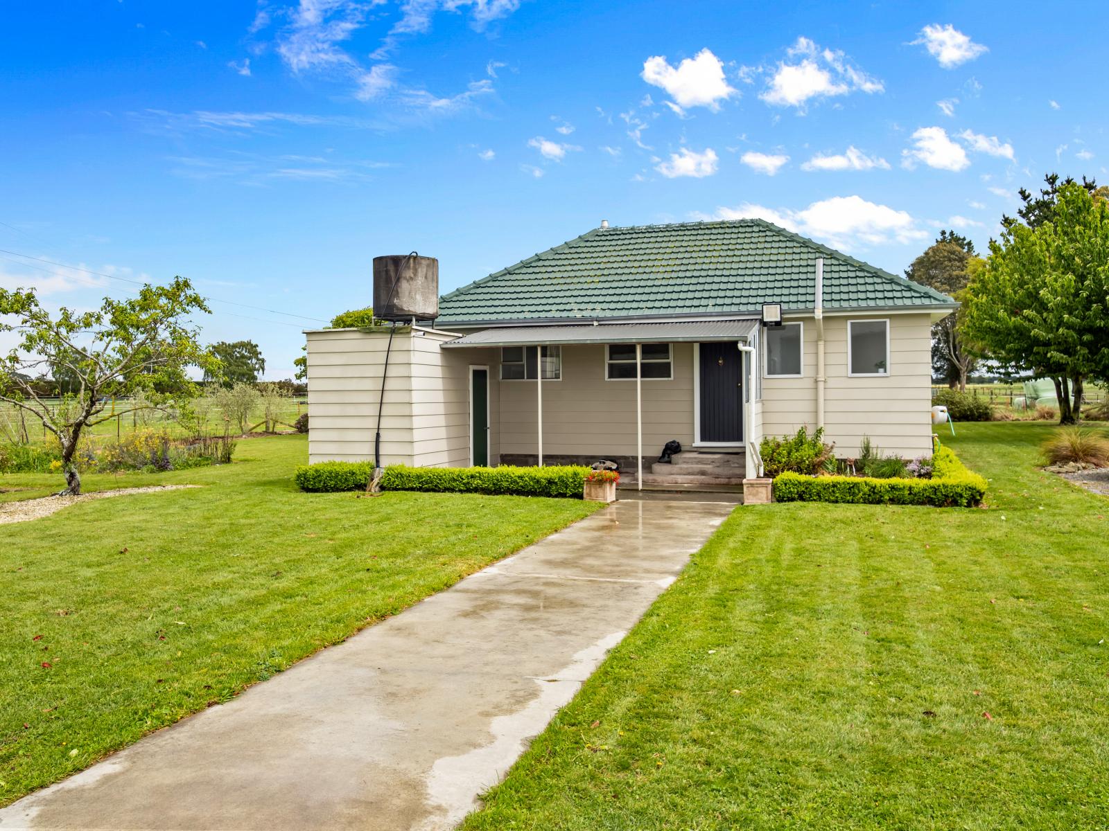 202 Fords Road, Willowby