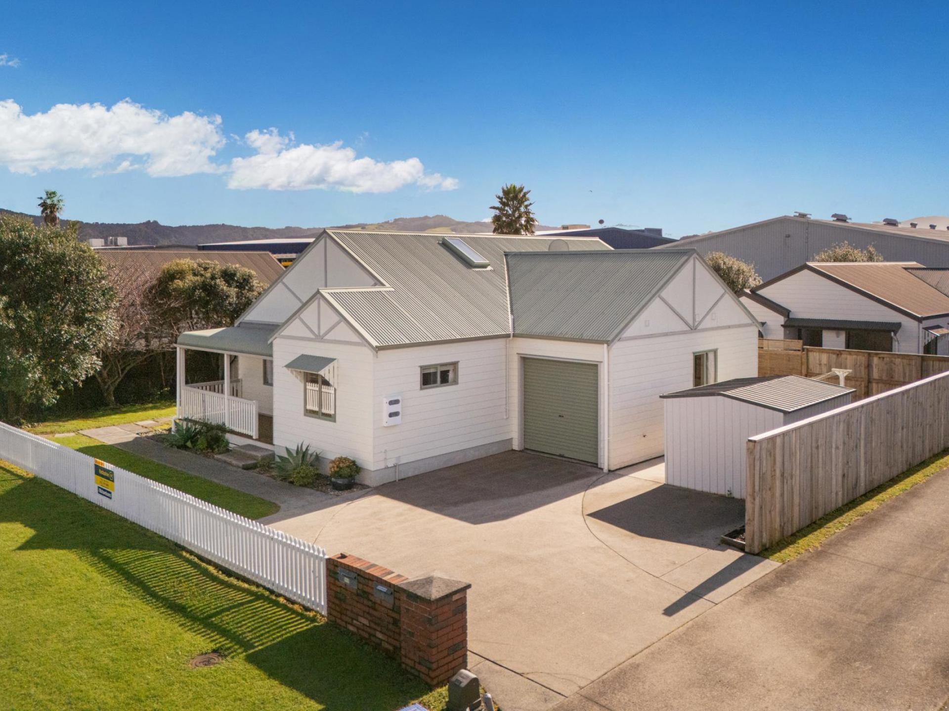 11 Cholmondeley Crescent, Whitianga