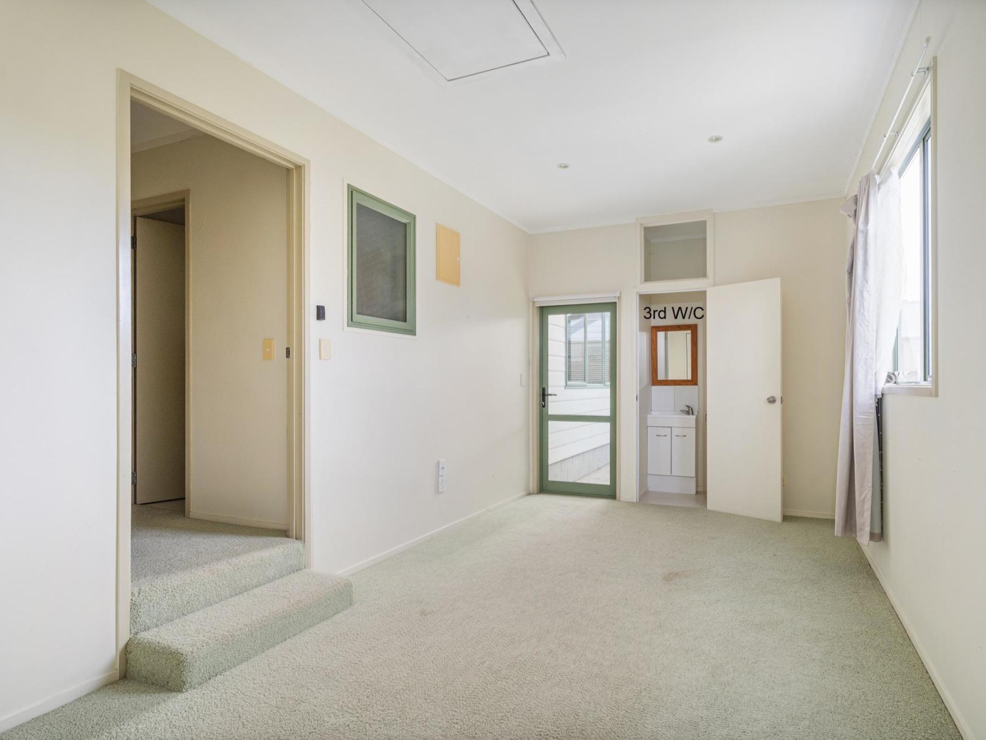 11 Cholmondeley Crescent, Whitianga