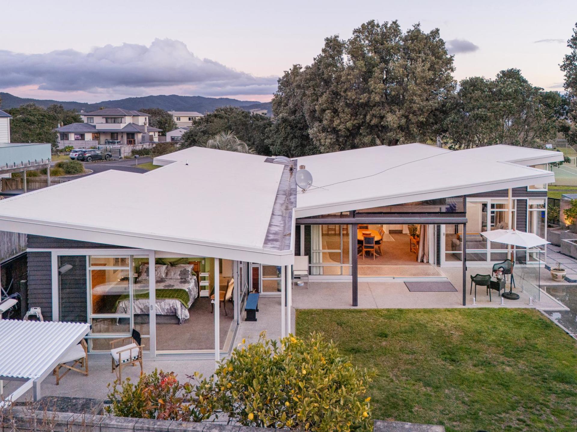 166 Sands Crescent, Matarangi