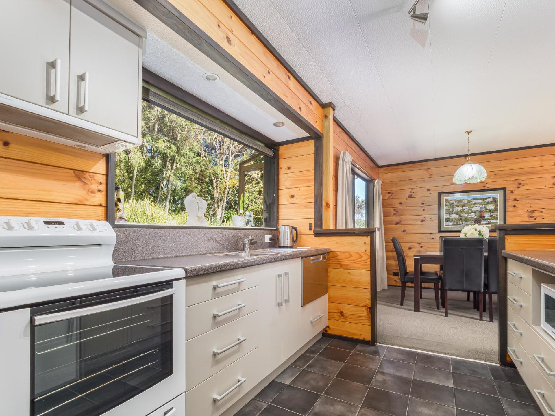 17 Adams Road, Thames