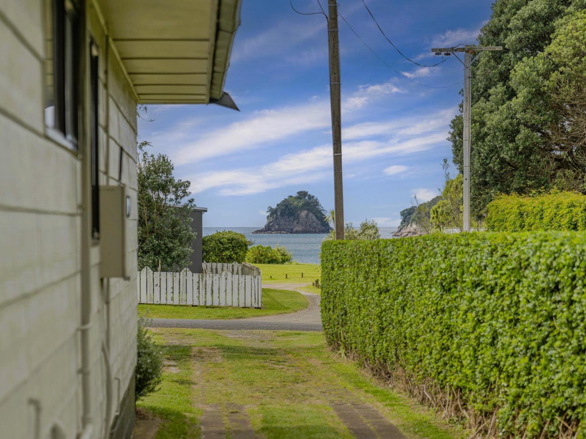 12 Harsant Avenue, Hahei