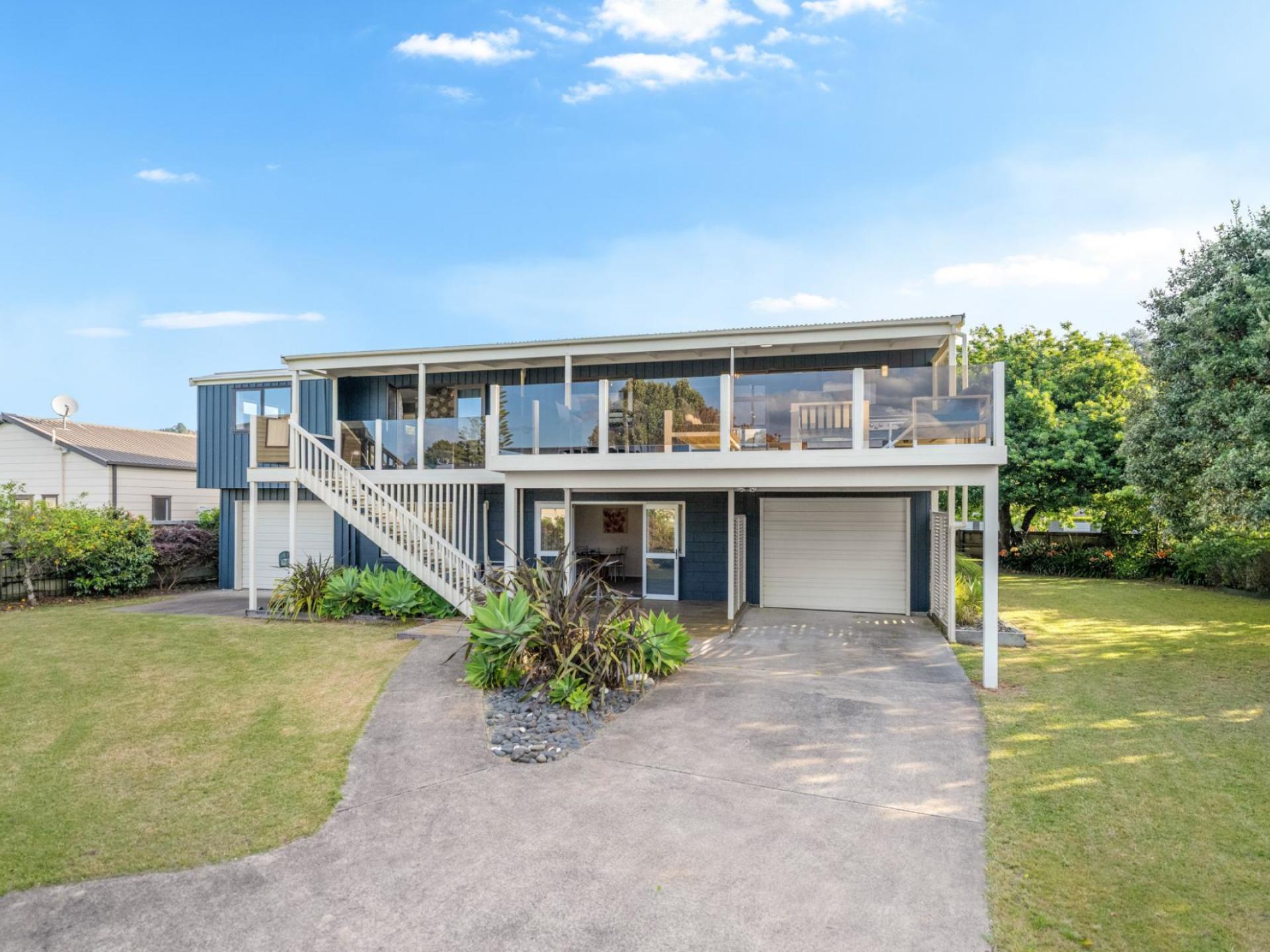 2 Banks Street, Cooks Beach