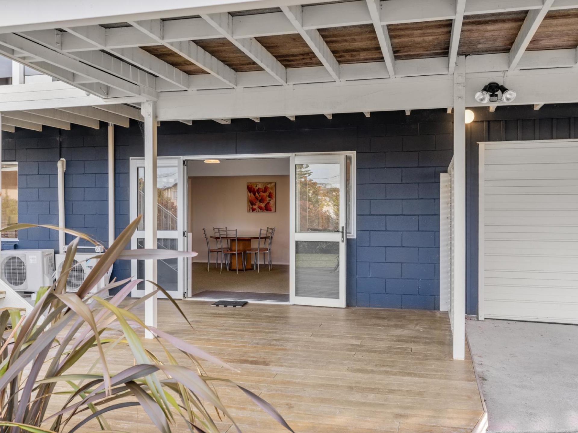 2 Banks Street, Cooks Beach