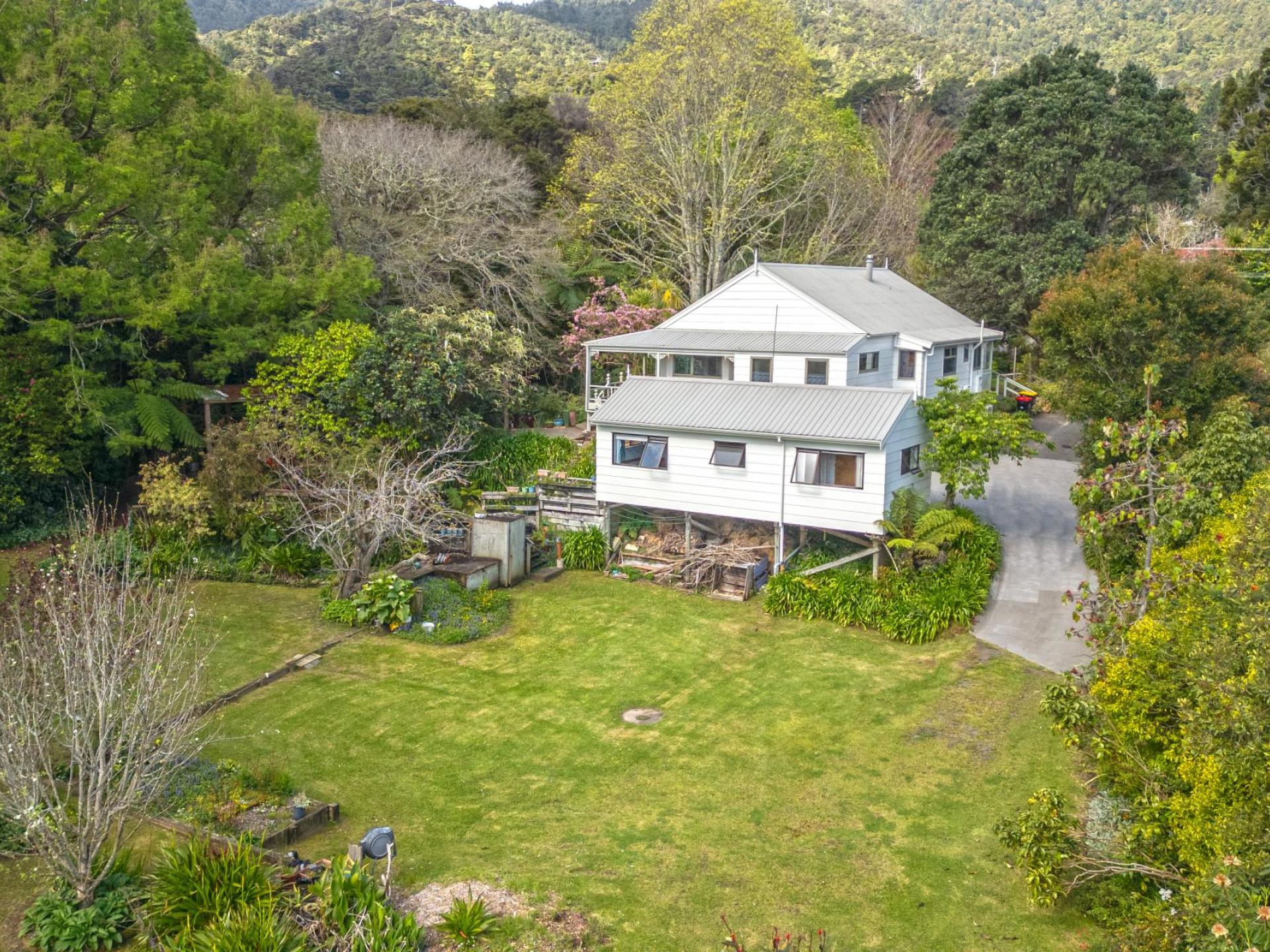 195 Driving Creek Road, Coromandel